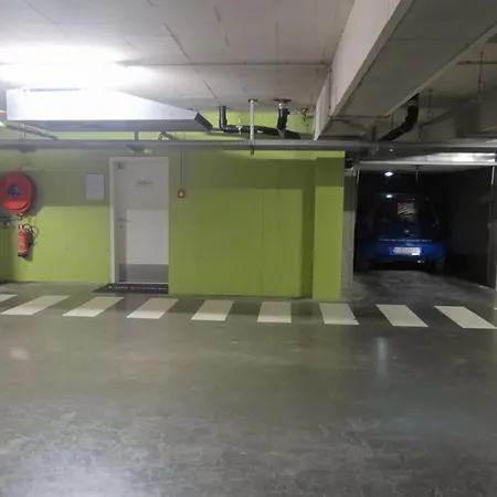 In Near The 니우포르트