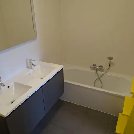 In Near The 아파트